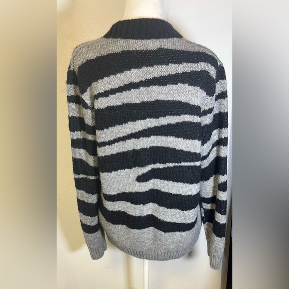 I.N.C. INTERNACIONAL CONCEPTS African Zebra Chunky Cardigan Oversized 
Size XS - Picture 5 of 8
